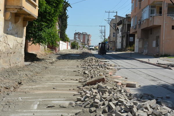 Mersin Büyükşehir Belediyesi: Merkez ilçeler ve diğer ilçelerde başlattığı yol yenileme tüm hızıyla devam ediyor